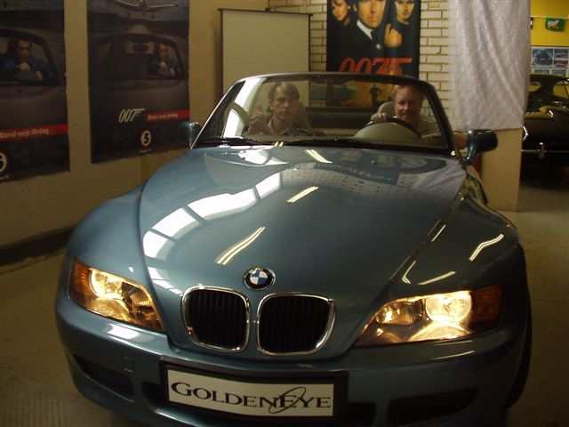 In 007 museum Thorleif and Gunnar with BMW Z3