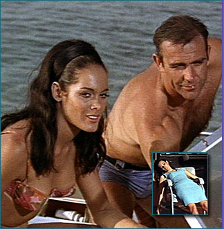 Paula Caplin (Martine Beswick)