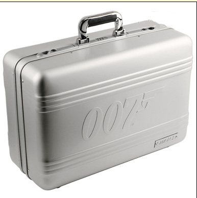 Swatch_Suitcase_40James_Bond.jpg