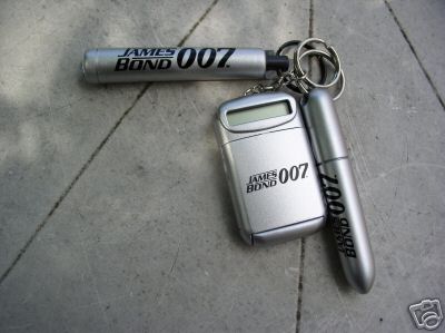  OFFICIAL JAMES BOND 007  THREE KEYRINGS COLLECTION  
