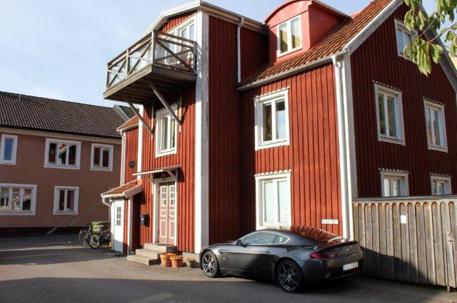 GOLDENEYE HOUSE IN KALMAR WITH ASTON MARTIN 007 JB PLATE