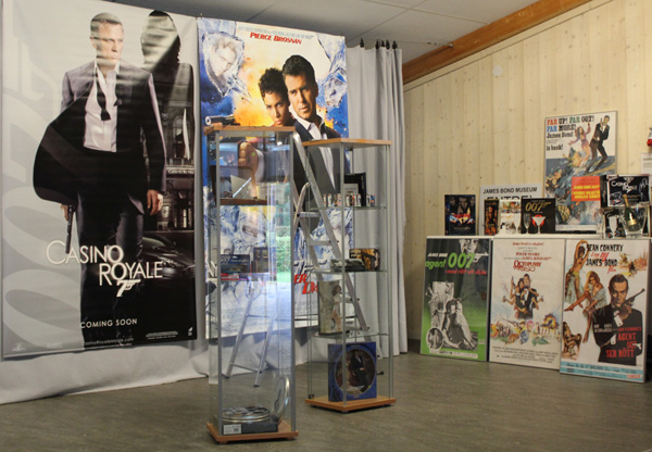 Bilder frn sportbilsdagen utstllare James Bond 007 museet James Bond tema och utstllning.