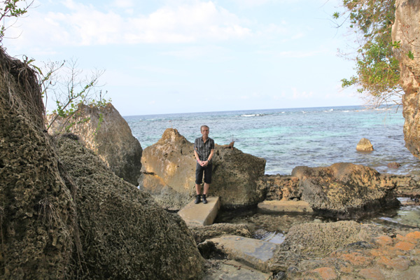 Ian Flemings son Casper Fleming pool in Goldeneye beach with James Bond Gunnar Schfer