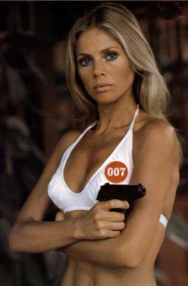 Britt Ekland as Mary Goodnight