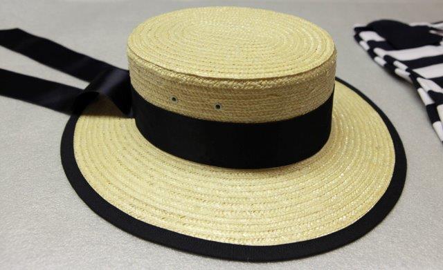 Genuine Hat used Venetian Gondolier genuine straw. Manufactured under contract from Equador. blue and red ribbons. Made in Italy.