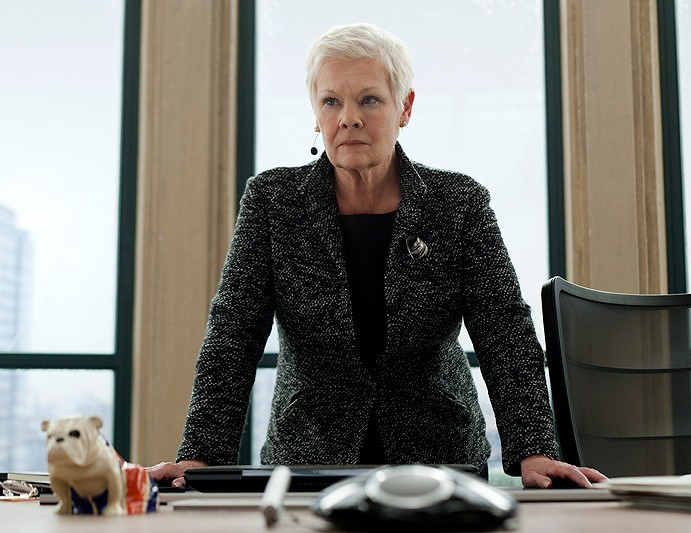 Judi Dench M in Skyfall with Sony VAIO laptop