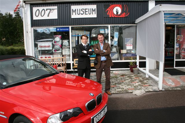 Dr Stijn  and Gunnar Bond  James Schfer in The James Bond 007 museum
