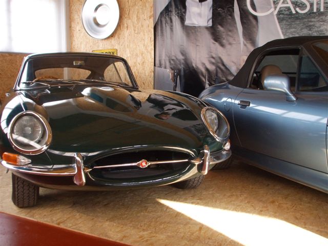 En Jaguar E-Type frn 1962, samma r som en  frsta James Bond filmen Dr No kom.