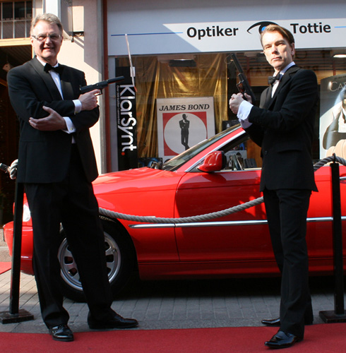 Tack till Lars Biryd frn  Rodenstock Sverige AB  fr Tom Ford  James Bond glasgonen som levererades till Gunnar Bond James Schfer till James Bond 007 Museet i Nybro.
